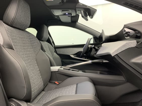 Peugeot 3008 Hybrid 145 e-DCS6 Allure Noir Perla Nera