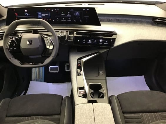 Peugeot 3008 Hybrid 145 e-DCS6 GT Exclusive Gris Titane