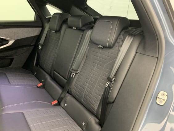 Peugeot 3008 Hybrid 145 e-DCS6 GT Bleu Ingaro / Toit Noir
