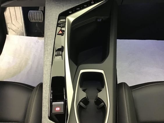 Peugeot 3008 HYBRID 145 ALLURE Noir Perla