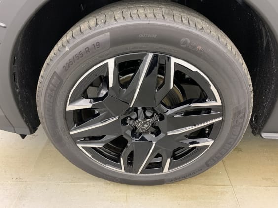 Peugeot 3008 Hybrid 145 e-DCS6 GT Gris Titane / Toit Noir