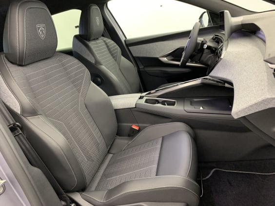 Peugeot 3008 Hybrid 145 e-DCS6 GT Gris Artense / Toit Noir