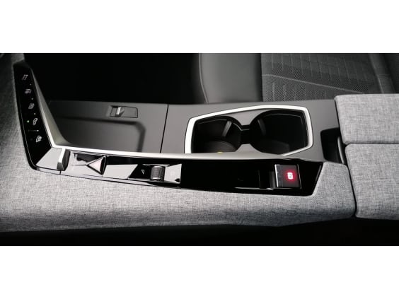 Peugeot 3008 1.2i Hybrid 145 e-DCS6 GT Gris Titanium