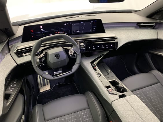 Peugeot 3008 Hybrid 145 e-DCS6 GT Gris Artense / Toit Noir