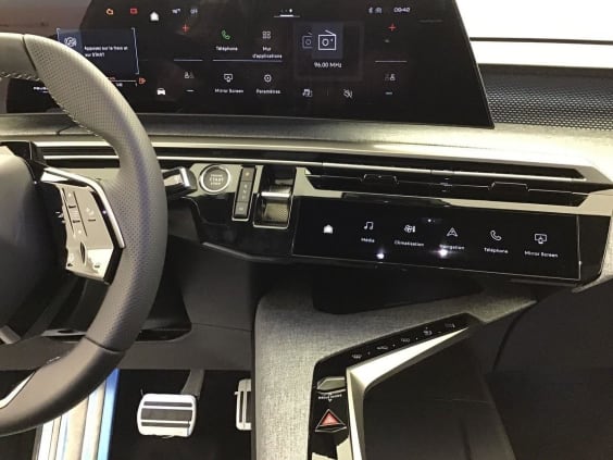 Peugeot 3008 Hybrid 145 e-DCS6 GT Exclusive Gris Titane