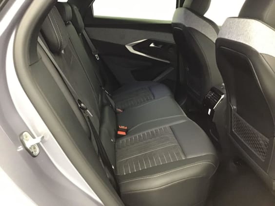 Peugeot 3008 Phase 4 Gt Exclusive 1.2 HYBRID 145 Gris Artense 