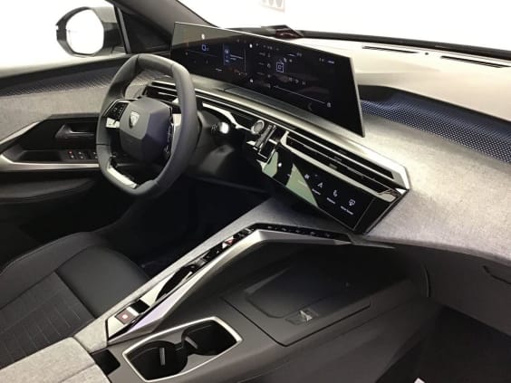 Peugeot 3008 GT 1.2 HYBRID 145 Noir Perla