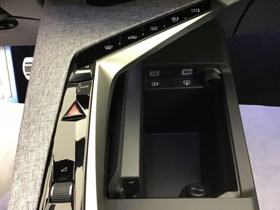 Peugeot 3008 GT 1.2 HYBRID 145 Noir Perla