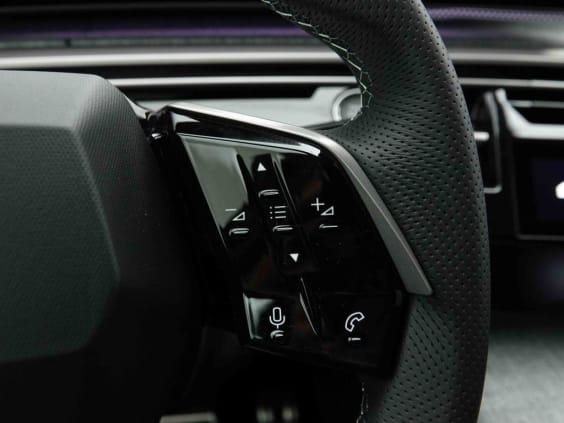 Peugeot 3008 145 e-DSC6 Hybrid GT Gris