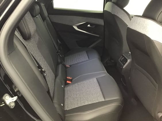 Peugeot 3008 HYBRID 145 ALLURE Noir Perla
