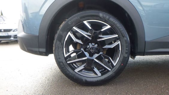 Peugeot 3008 Hybrid 145 e-DCS6 GT Bleu Ingaro