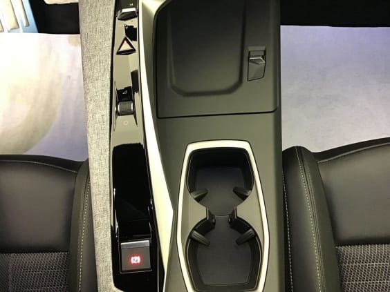 Peugeot 3008 GT 1.2 HYBRID 145 Noir Perla