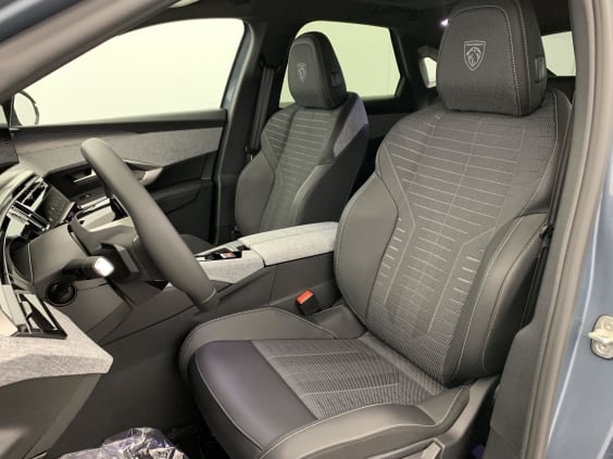 Peugeot 3008 Hybrid 145 e-DCS6 GT Bleu Ingaro / Toit Noir