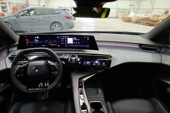 Peugeot 3008 Hybrid 136 e-DCS6 GT Gris Titane