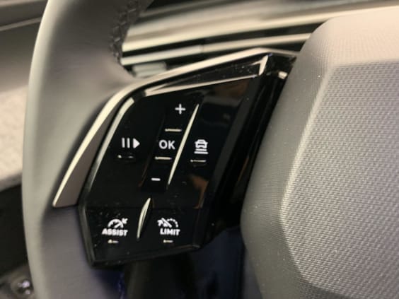 Peugeot 3008 Hybrid 145 e-DCS6 Allure Noir Perla Nera