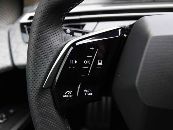 Peugeot 3008 145 e-DSC6 Hybrid GT Gris