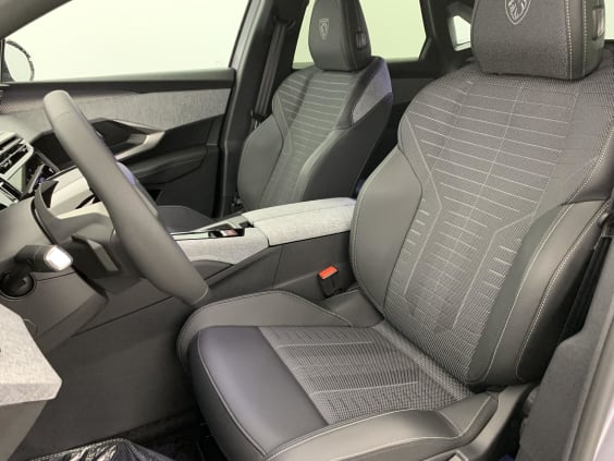 Peugeot 3008 Hybrid 145 e-DCS6 GT Gris Artense / Toit Noir