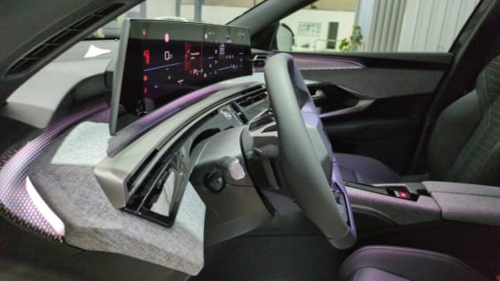 Peugeot 3008 Hybrid 145 e-DCS6 GT Gris Titane / Toit Noir