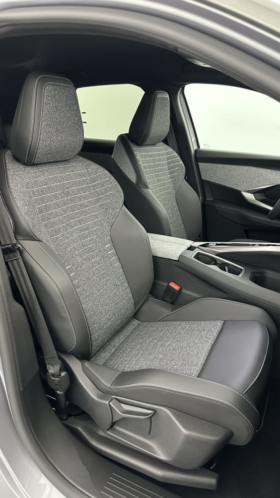 Peugeot 3008 3008  III 1.2 Hybrid 145ch Allure e-DCS6 gris artense