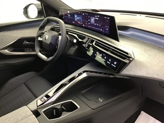 Peugeot 3008 Phase 4 Gt 1.2 HYBRID 145 gris artense