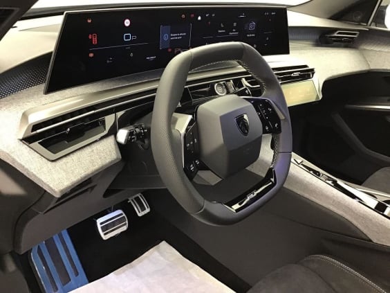 Peugeot 3008 Hybrid 145 e-DCS6 GT Exclusive Gris Titane