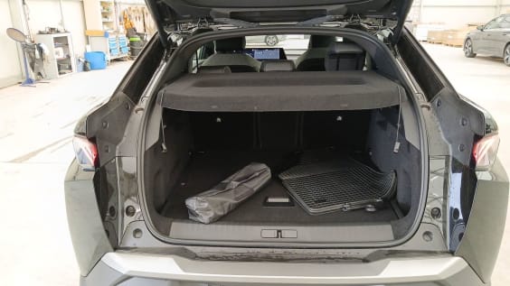 Peugeot 3008 Hybrid 136 e-DCS6 GT Noir Perla Nera
