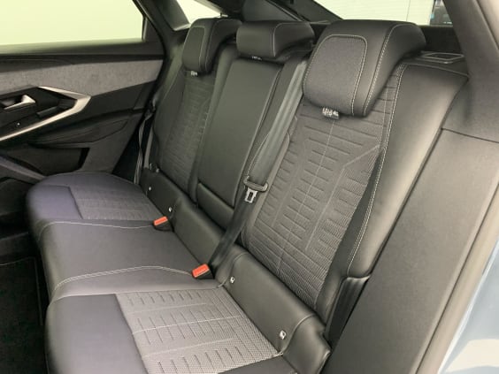 Peugeot 3008 Hybrid 145 e-DCS6 GT Bleu Ingaro / Toit Noir