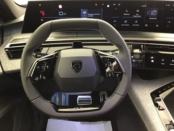 Peugeot 3008 Hybrid 145 e-DCS6 GT Exclusive Gris Titane