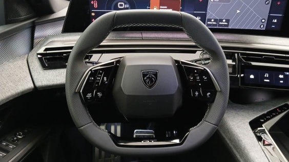 Peugeot 3008 Hybrid 136 e-DCS6 GT Noir Perla Nera