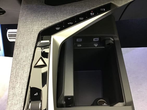 Peugeot 3008 Hybrid 145 e-DCS6 GT Exclusive Gris Titane
