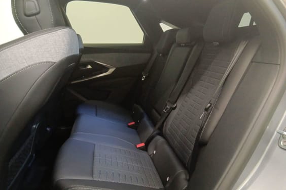 Peugeot 3008 Hybrid 136 e-DCS6 GT gris artense
