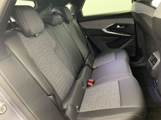 Peugeot 3008 Hybrid 145 e-DCS6 Allure gris artense