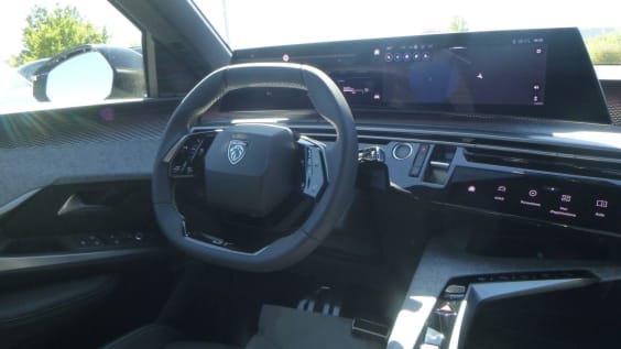 Peugeot 3008 Hybrid 145 e-DCS6 GT Gris Titane