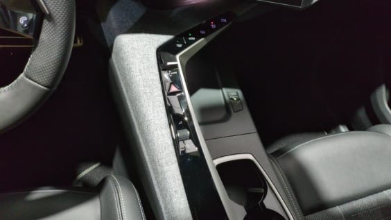 Peugeot 3008 Hybrid 145 e-DCS6 GT Gris Titane / Toit Noir