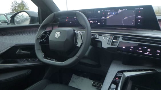 Peugeot 3008 Hybrid 145 e-DCS6 GT Bleu Ingaro