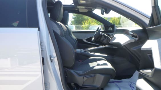 Peugeot 3008 Hybrid 145 e-DCS6 GT Blanc Okénite