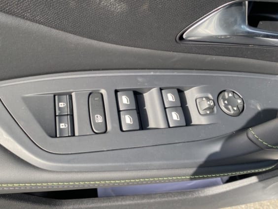 Peugeot 308 308 HYBRID 145CH E-DCS6 GT Blanc Okenite Metal