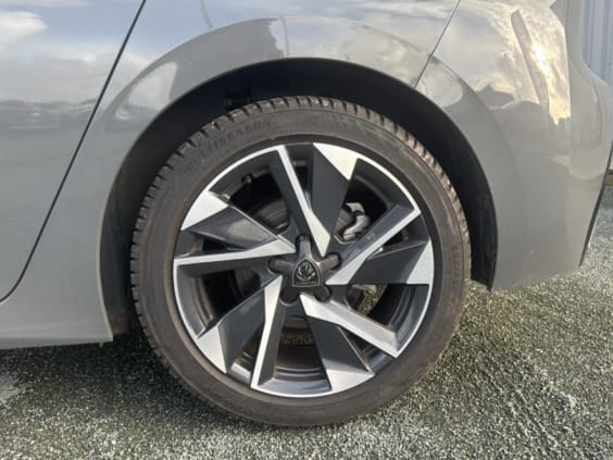 Peugeot 308 1.2 130 allure eat8 Gris Sellenium