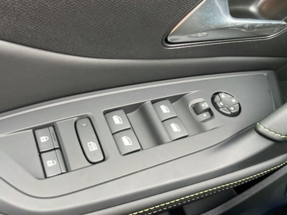 Peugeot 308 308 1.2 HYBRID 145CH E-DCS6 GT Gris Selenium Metal