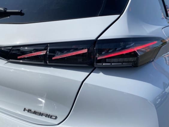 Peugeot 308 308 HYBRID 145CH E-DCS6 GT Blanc Okenite Metal