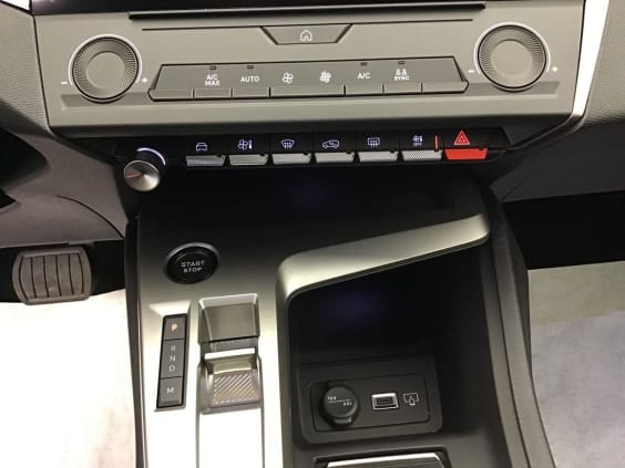 Peugeot 308 HYBRID 145 E-DCS6 BUSINESS gris artense