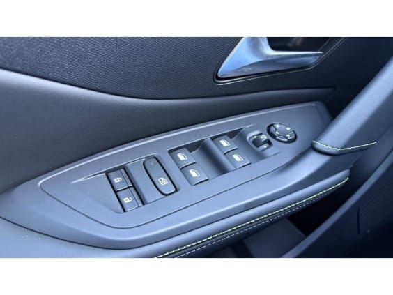 Peugeot 308 Hybrid 145 e-DCS6 GT Noir Perla Nera