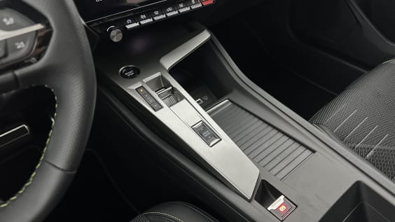Peugeot 308 Hybrid 145 e-DCS6 GT Blanc Okenite