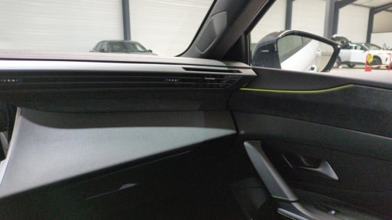 Peugeot 308 NOUVELLE 308 Hybrid 145 e-DCS6 GT Blanc Okenite