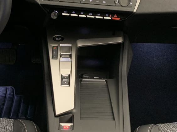 Peugeot 308 NOUVELLE BLUEHDI 130CH S&S EAT8 ALLURE Bleu Lagoa