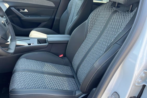Peugeot 308 NOUVELLE BLUEHDI 130CH S&S EAT8 ALLURE Blanc Okenite