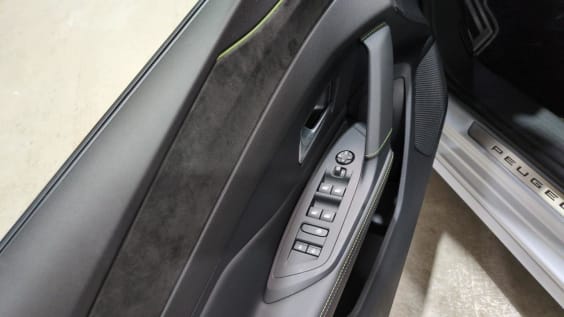 Peugeot 308 NOUVELLE 308 Hybrid 145 e-DCS6 GT Blanc Okenite