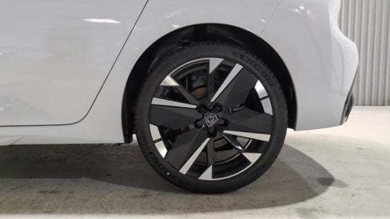 Peugeot 308 NOUVELLE 308 Hybrid 145 e-DCS6 GT Blanc Okenite