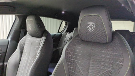 Peugeot 308 NOUVELLE 308 Hybrid 145 e-DCS6 GT Blanc Okenite
