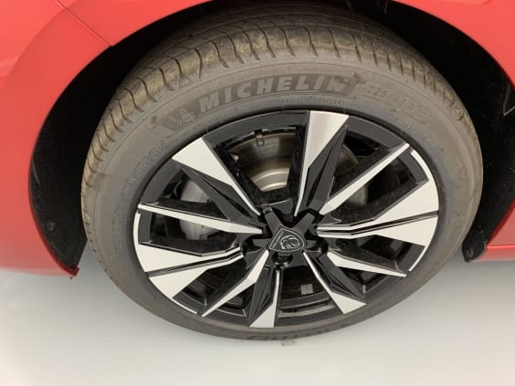 Peugeot 308 NOUVELLE BLUEHDI 130CH S&S EAT8 ALLURE Rouge Elixir